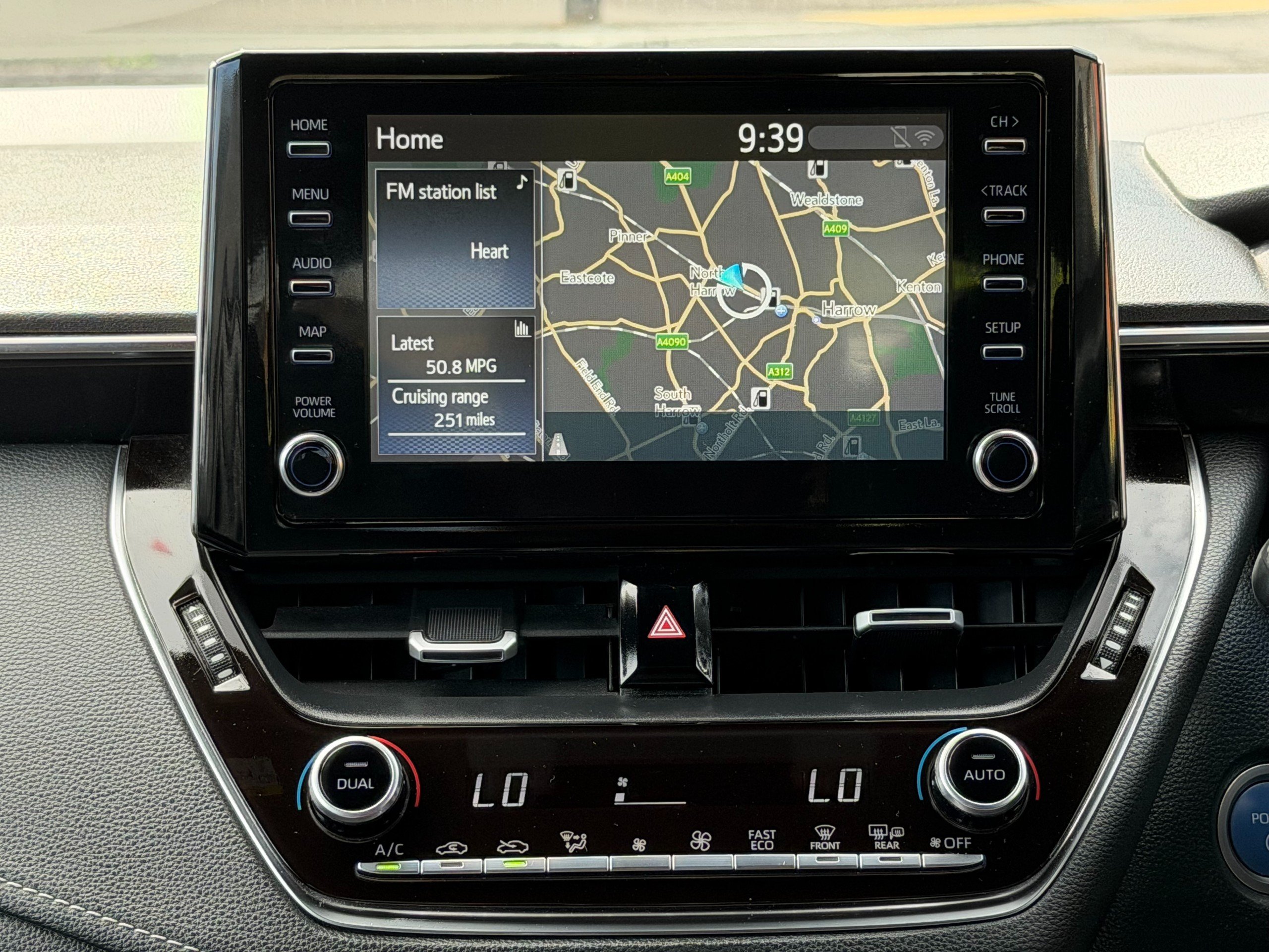 TOYOTA COROLLA 1.8 VVT H DESIGN HATCHBACK 5DR PETROL HYBRID CVT EURO 6 S...